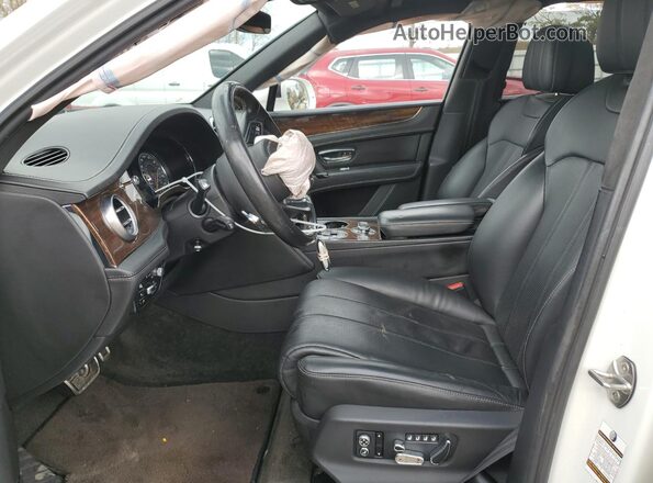 SJAAC2ZV8JC019774 2018 BENTLEY BENTAYGA White Front interior view