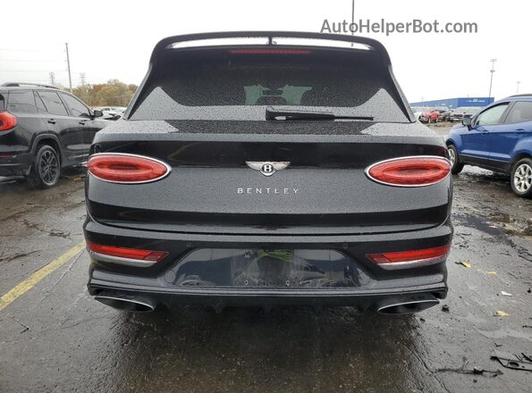 SJAAR2ZV1PC022068 2023 BENTLEY BENTAYGA Black Widok z tyłu
