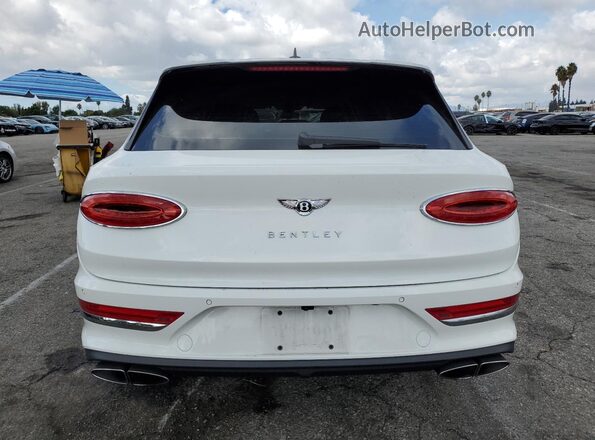 SJAAT2ZV4PC023927 2023 BENTLEY BENTAYGA White Widok z tyłu