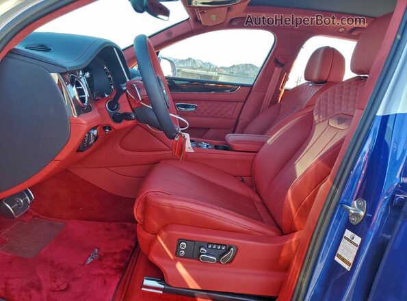 SJAAT2ZV8PC019914 2023 BENTLEY BENTAYGA Two Tone Vista interior delantera