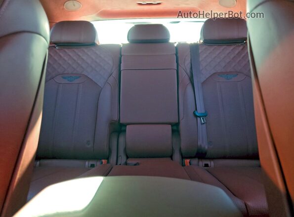 SJAAT2ZV8PC019914 2023 BENTLEY BENTAYGA Two Tone Vista de los asientos traseros