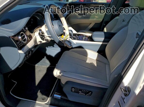 SJAHT2ZV7PC019773 2023 BENTLEY BENTAYGA White Widok wnętrza z przodu