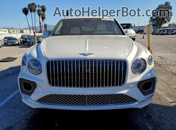 SJAHT2ZV7PC019773 2023 BENTLEY BENTAYGA White Widok z przodu