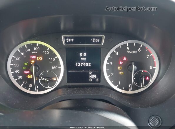 SJKCH5CP1HA034334 2017 INFINITI QX30 Gray Հետևի նստատեղերի տեսք