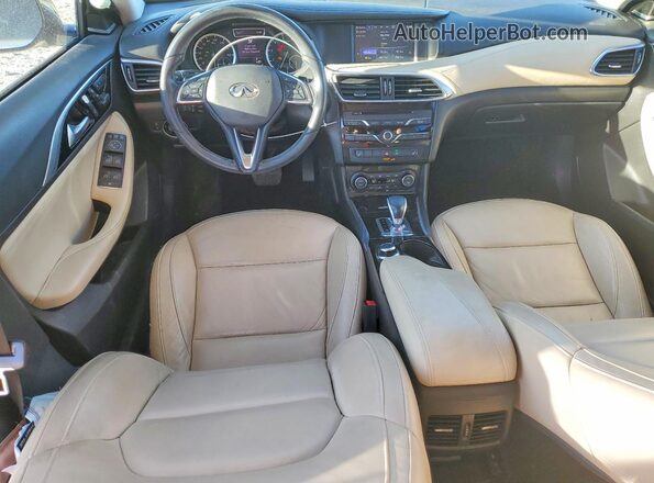 SJKCH5CP4HA015583 2017 INFINITI QX30 White Առջևի վահանակի տեսք