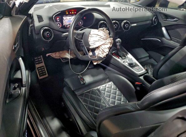 TRUC1AFV1J1012811 2018 AUDI TT Black Widok deski rozdzielczej