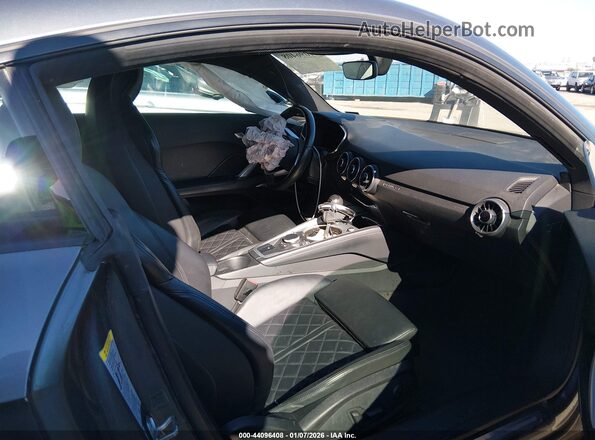 TRUC5AFV2G1029615 2016 AUDI TT Gray Vista interior delantera