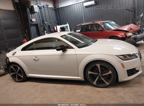 TRUC5AFV5J1013660 2018 AUDI TT White 360 interior view