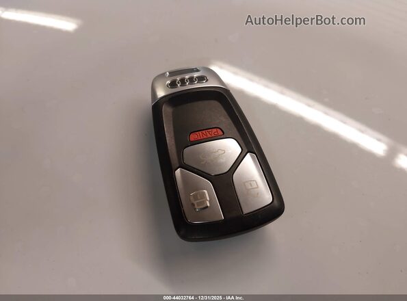TRUC5AFV5J1013660 2018 AUDI TT White Dashboard view