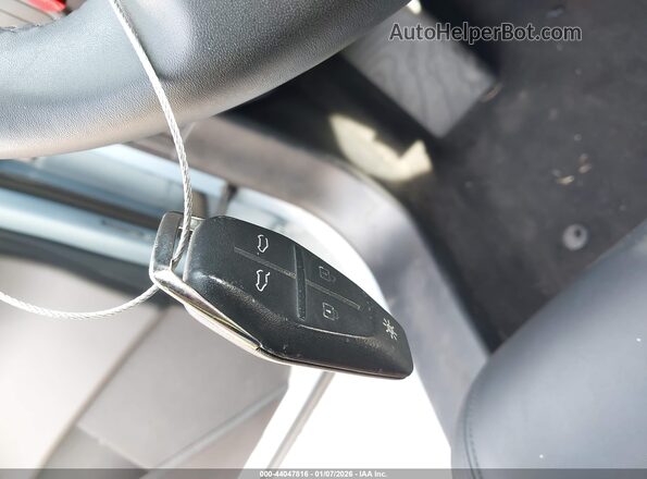 VCF1EBU23PG006843 2023 FISKER OCEAN Gray Widok deski rozdzielczej