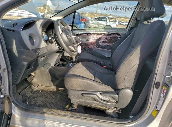 VNKJTUD35GA061928 2016 TOYOTA YARIS Silver Vista interior delantera