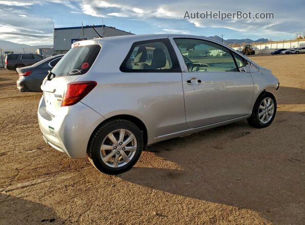 VNKJTUD35GA061928 2016 TOYOTA YARIS Silver Trasero derecho