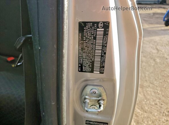 VNKJTUD35GA061928 2016 TOYOTA YARIS Silver Vista de la etiqueta del VIN