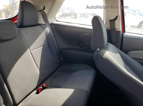 VNKJTUD3XGA066865 2016 TOYOTA YARIS Red Vista interior trasera