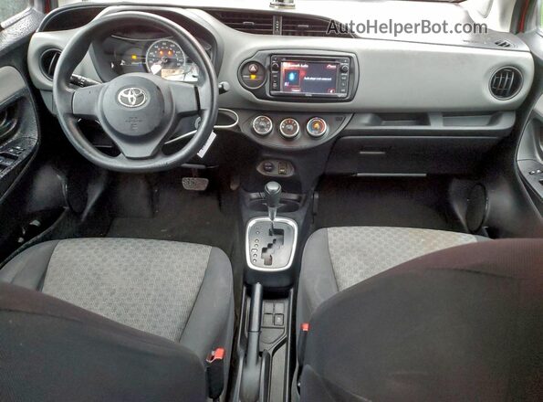 VNKKTUD31GA069920 2016 TOYOTA YARIS Red Widok deski rozdzielczej