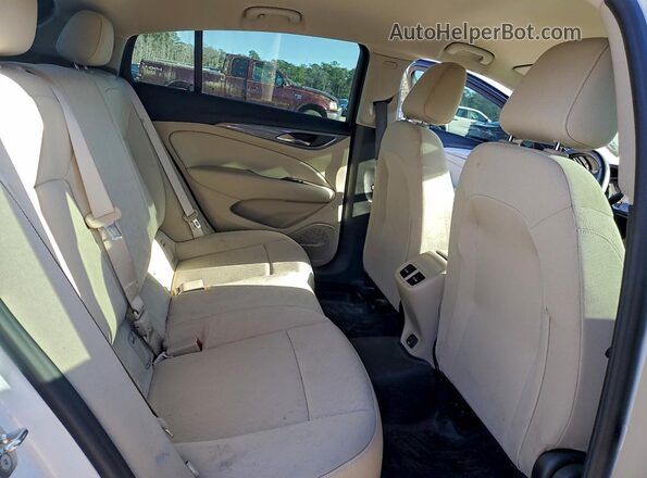 W04GL6SX0K1032019 2019 BUICK REGAL White Հետևի նստատեղերի տեսք
