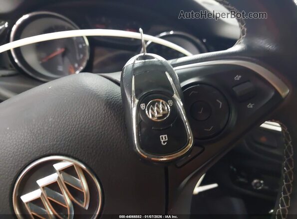 W04GL6SX5K1005706 2019 BUICK REGAL Белый Вид панели приборов