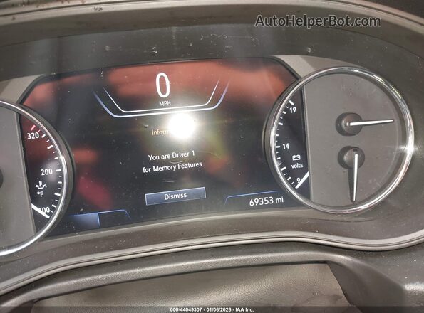 W04GS6SS3L1000805 2020 BUICK REGAL Red 360 interior view