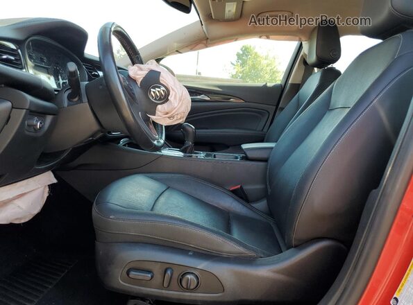 W04GV8SX7K1023923 2019 BUICK REGAL Красный Вид салона спереди