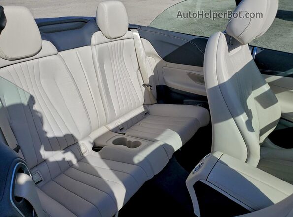 W1K1K5JB4MF158930 2021 MERCEDES-BENZ E Red Вид задніх сидінь