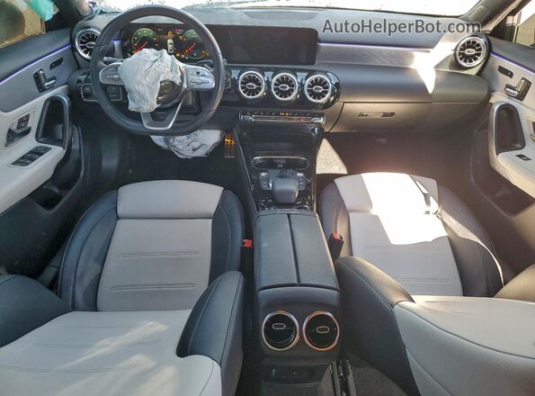 W1K3G4EB1MJ283881 2021 MERCEDES-BENZ A Blue Widok deski rozdzielczej