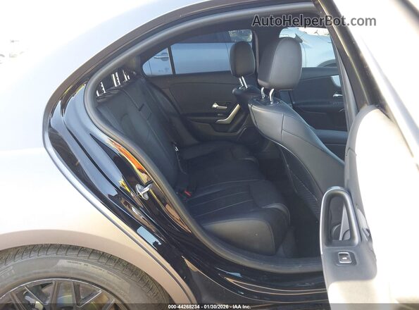 W1K3G4EB1NJ337861 2022 MERCEDES-BENZ A 220 Gray Widok naklejki z numerem VIN