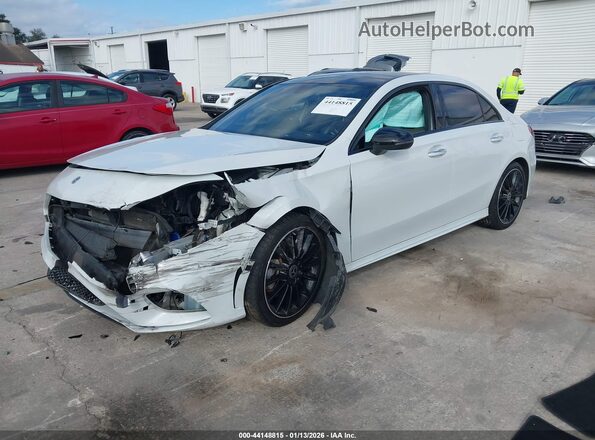 W1K3G4EB2MJ286059 2021 MERCEDES-BENZ A 220 Белый Передняя левая четверть