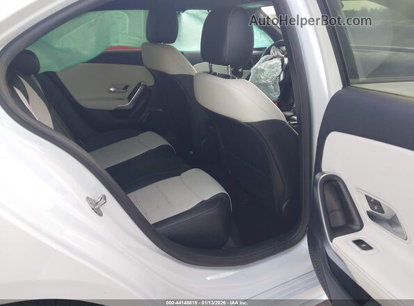 W1K3G4EB2MJ286059 2021 MERCEDES-BENZ A 220 Белый Вид наклейки с VIN-кодом
