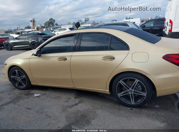 W1K3G4EB3NJ352362 2022 MERCEDES-BENZ A 220 Gold 360 interior view