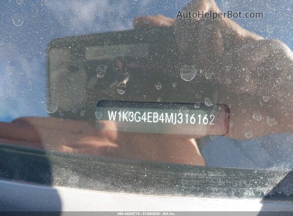 W1K3G4EB4MJ316162 2021 MERCEDES-BENZ A 220 Silver Widok komory silnika