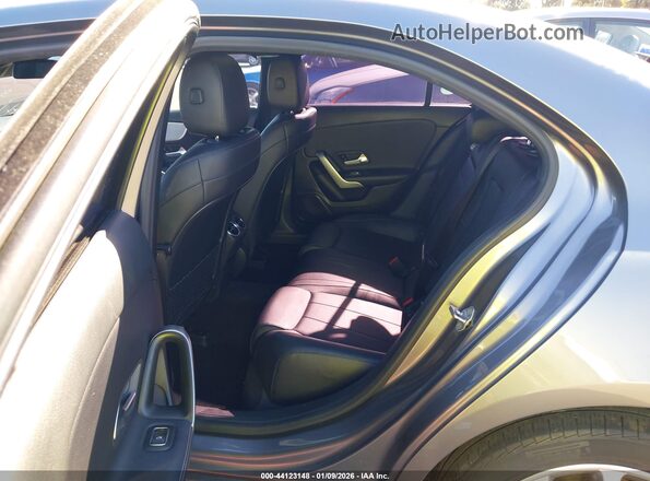 W1K3G4EB5LW044996 2020 MERCEDES-BENZ A 220 Gray Вид наклейки з VIN-кодом