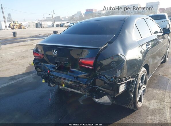 W1K3G4EB5NJ374072 2022 MERCEDES-BENZ A 220 Black Widok z przodu