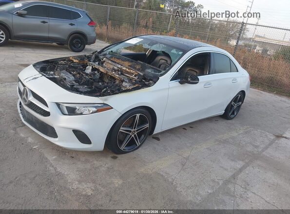 W1K3G4EB6LJ221861 2020 MERCEDES-BENZ A 220 White Առջևի ձախ երեք քառորդ տեսարան