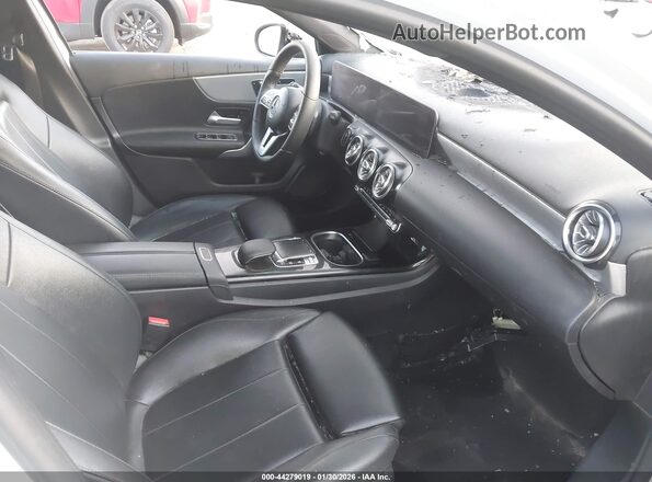 W1K3G4EB6LJ221861 2020 MERCEDES-BENZ A 220 White Սալոնի դիմացի տեսք
