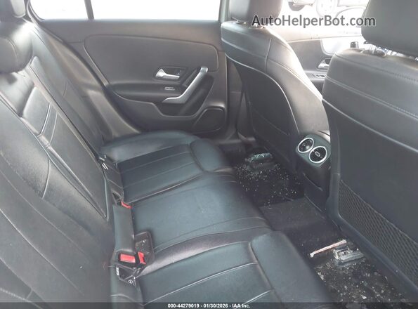 W1K3G4EB6LJ221861 2020 MERCEDES-BENZ A 220 White VIN կոդի պիտակի տեսք