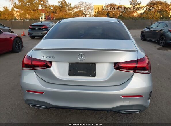 W1K3G4EB7LJ216863 2020 MERCEDES-BENZ A 220 Gray 