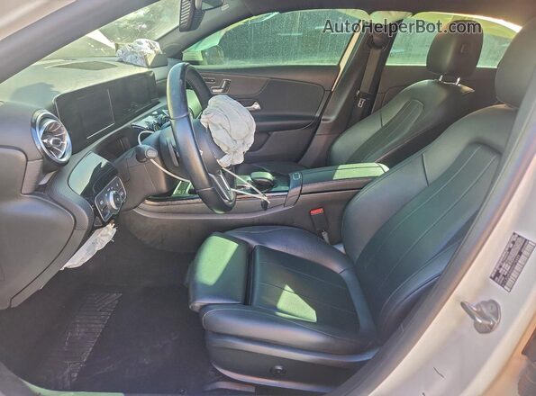 W1K3G4EB8MJ275499 2021 MERCEDES-BENZ A White Vista interior delantera