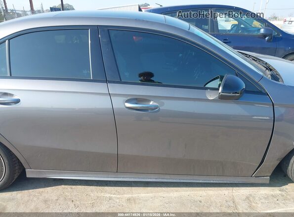 W1K3G4EB9NJ340328 2022 MERCEDES-BENZ A 220 Gray 360 interior view