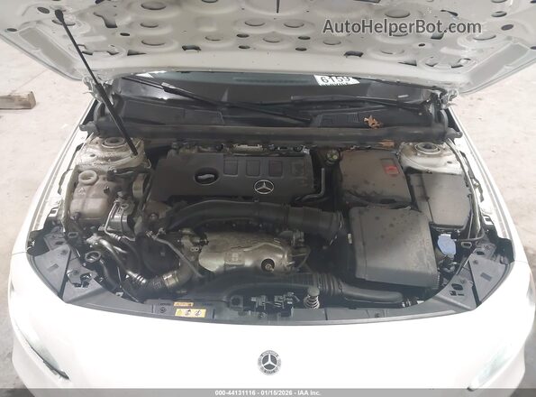 W1K3G4FB6NJ361197 2022 MERCEDES-BENZ A 220 White Вид ззаду