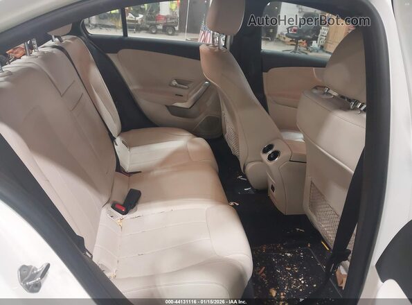 W1K3G4FB6NJ361197 2022 MERCEDES-BENZ A 220 White Вид наклейки з VIN-кодом