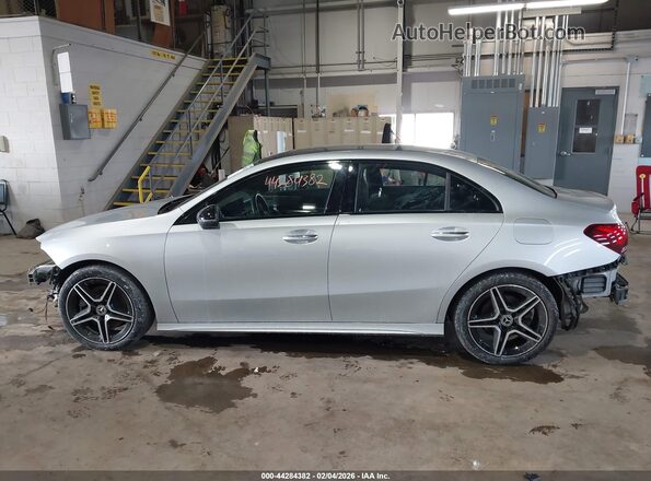 W1K3G4FBXNJ372932 2022 MERCEDES-BENZ A 220 Серый 