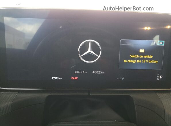 W1KAF4GB7PR070544 2023 MERCEDES-BENZ C White ხელსაწყოთა პანელის ხედი