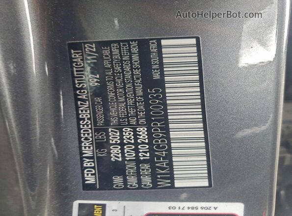W1KAF4GB9PR100935 2023 MERCEDES-BENZ C Gray Vista del compartimento del motor