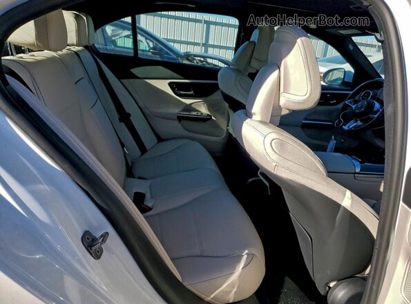 W1KAF4HB4RR224225 2024 MERCEDES-BENZ C White 
