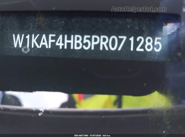 W1KAF4HB5PR071285 2023 MERCEDES-BENZ C-CLASS White Vista del compartimento del motor