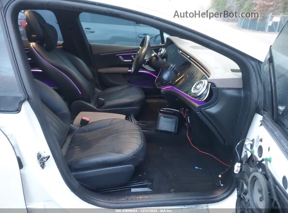 W1KCG4EB3NA001659 2022 MERCEDES-BENZ EQS 580 White Widok wnętrza z przodu