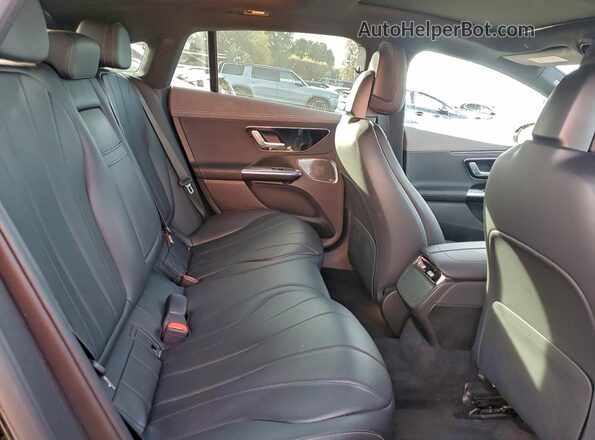 W1KEG1CB1PF025345 2023 MERCEDES-BENZ EQE Black Vista de los asientos traseros