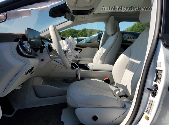 W1KEG1CB7SF063302 2025 MERCEDES-BENZ EQE White წინა სალონის ხედი