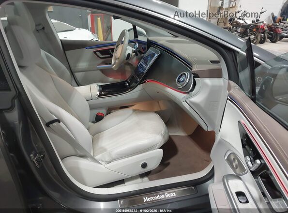 W1KEG2CB5PF014936 2023 MERCEDES-BENZ EQE 500 Gray Vista interior delantera