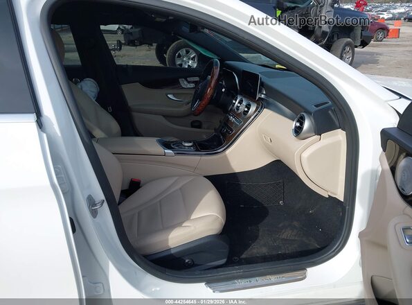 W1KWF8DB3MR652539 2021 MERCEDES-BENZ C-CLASS White Вид салону спереду